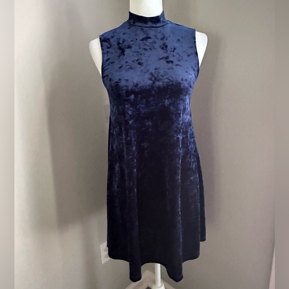 ModCloth PureLuxe Velvet Swing Dress - Picture 2 of 9